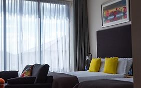 The James Suites